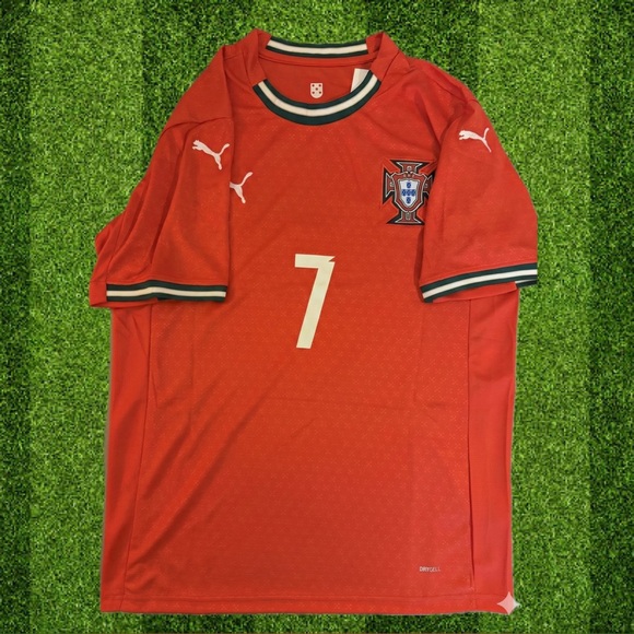 New Puma Cristiano Ronaldo Portugal #7 2025/2026 Home Jersey - Picture 2 of 2